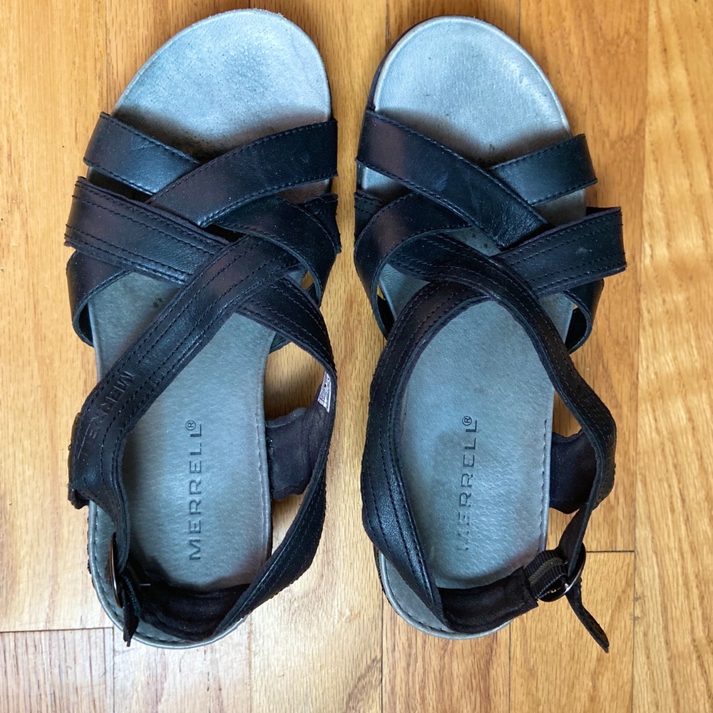 Merrell size 7 black sandals